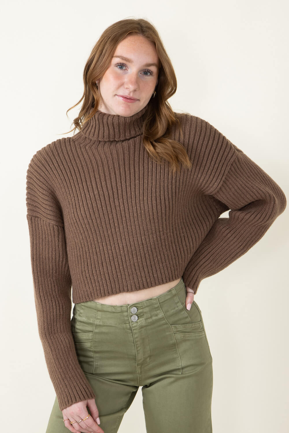 Crop top turtleneck sweater clearance