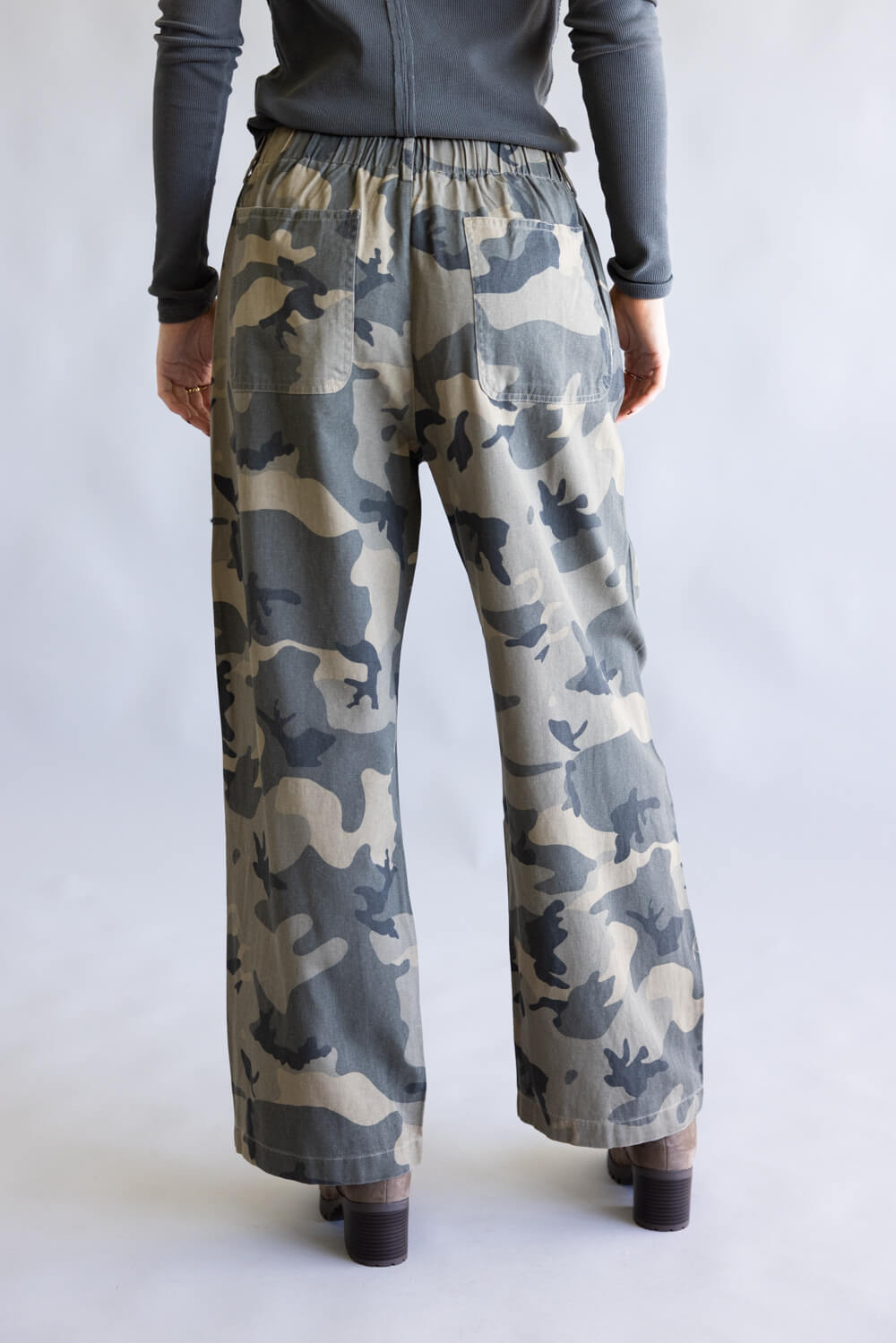 Mustard Seed Front Tie Pants for Women in Camo | S25468-CAMO – Glik's