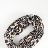 Natural Life Full Boho Bandeau Headband in Black/White Daisies