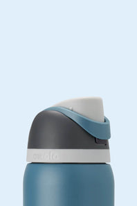 Owala FreeSip 32oz Stainless Steel Water Bottle in Blue