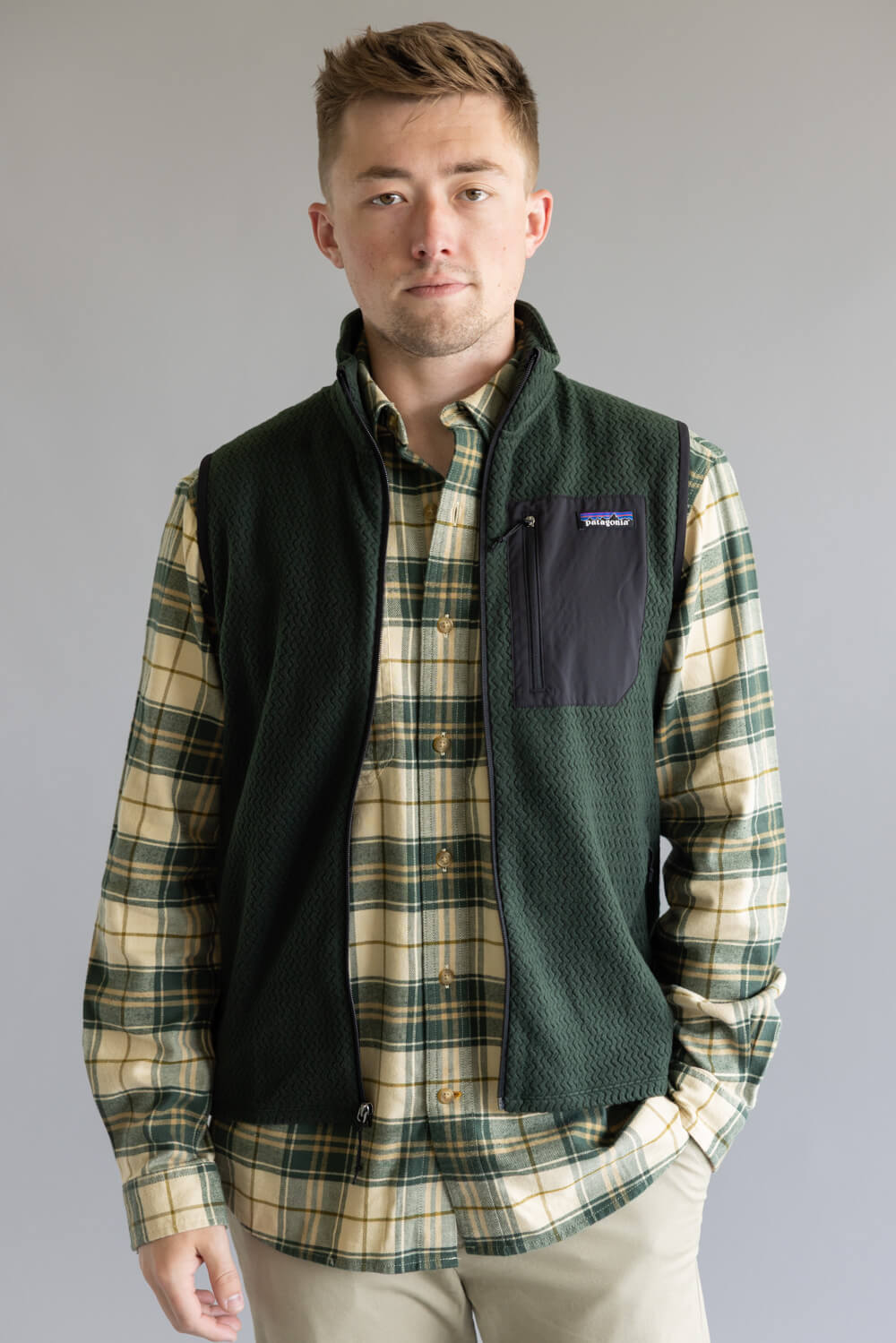 Patagonia Men's R1 Air Vest in Green 40285-OLGG GREEN – Glik's