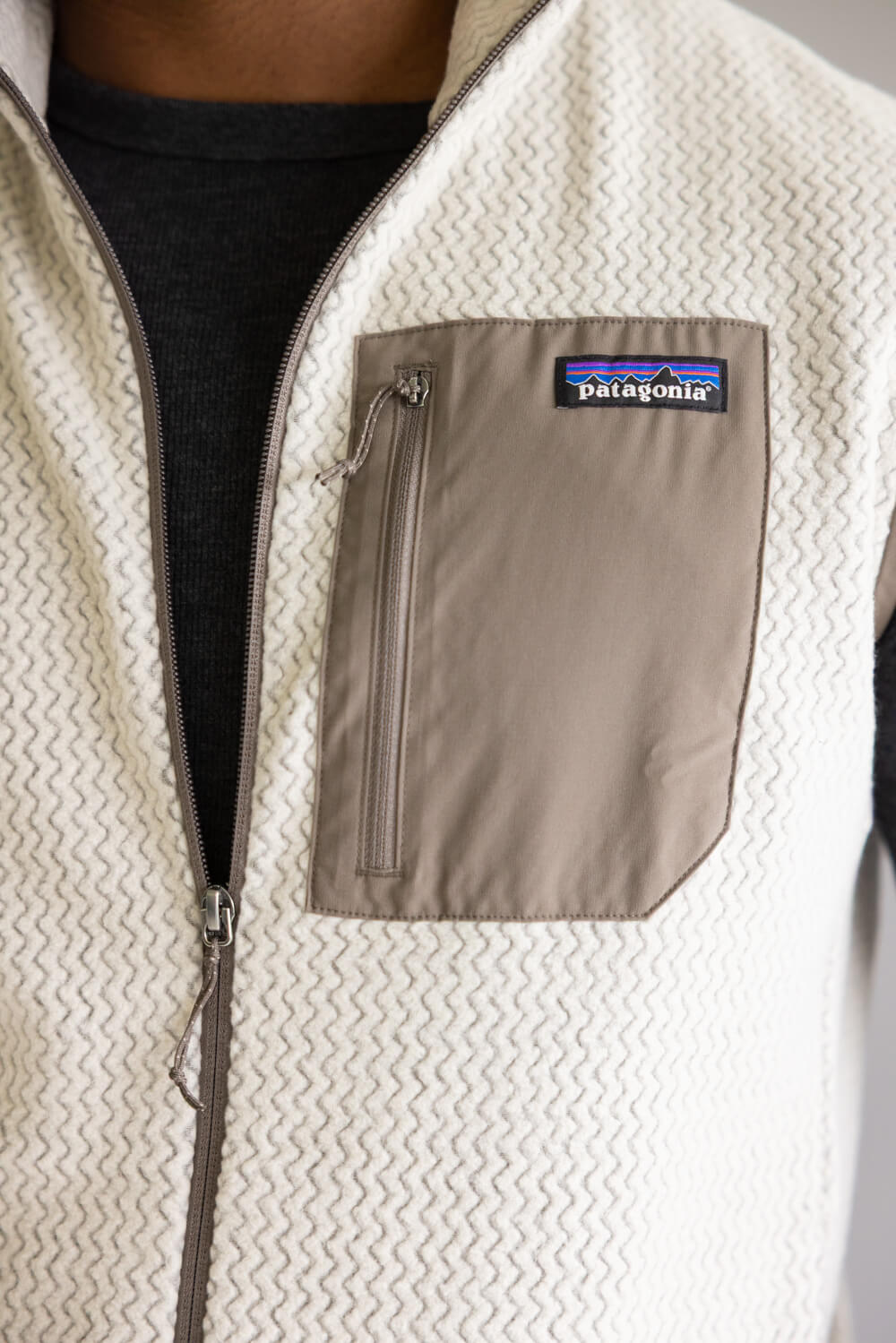 Patagonia Men’s R1 Air Vest in Pelican