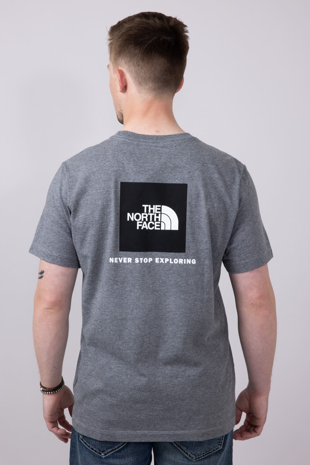 The North Face| (Men's S/S Core Box NSE Tee (NF0A8B6K-1 The North Face Core Box Graphic T-Shirt for Men in Grey