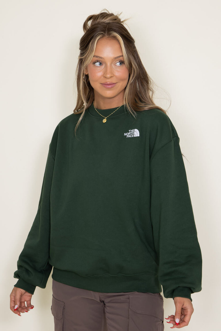 The North Face Evolution Oversized Crew Sweatshirt for Women in Green –  Glik's