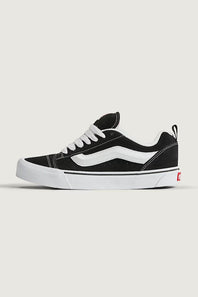 Vans Knu Skool Sneakers in Black