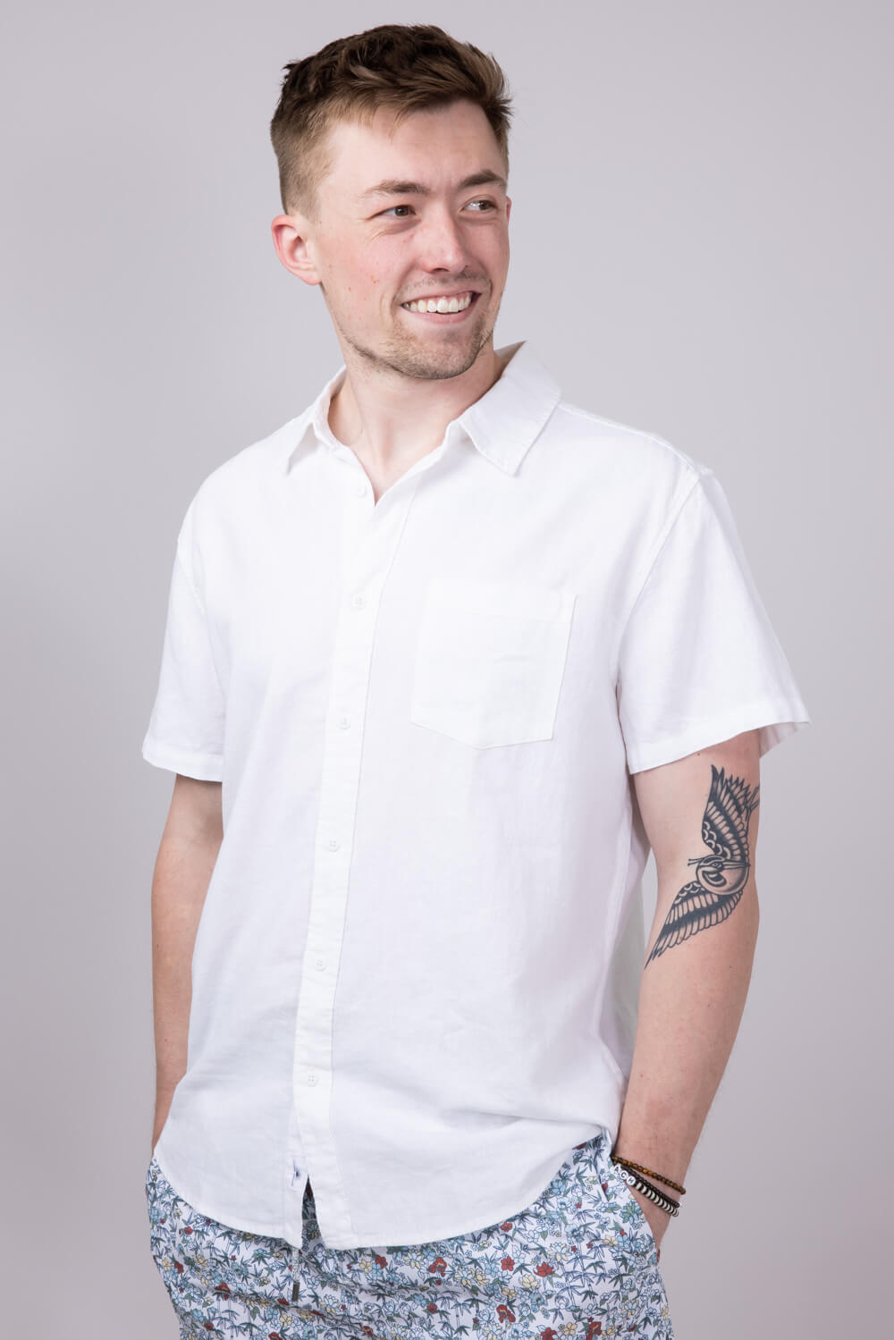 Vintage Summer Short Sleeve Linen Button Up Shirt for Men in White