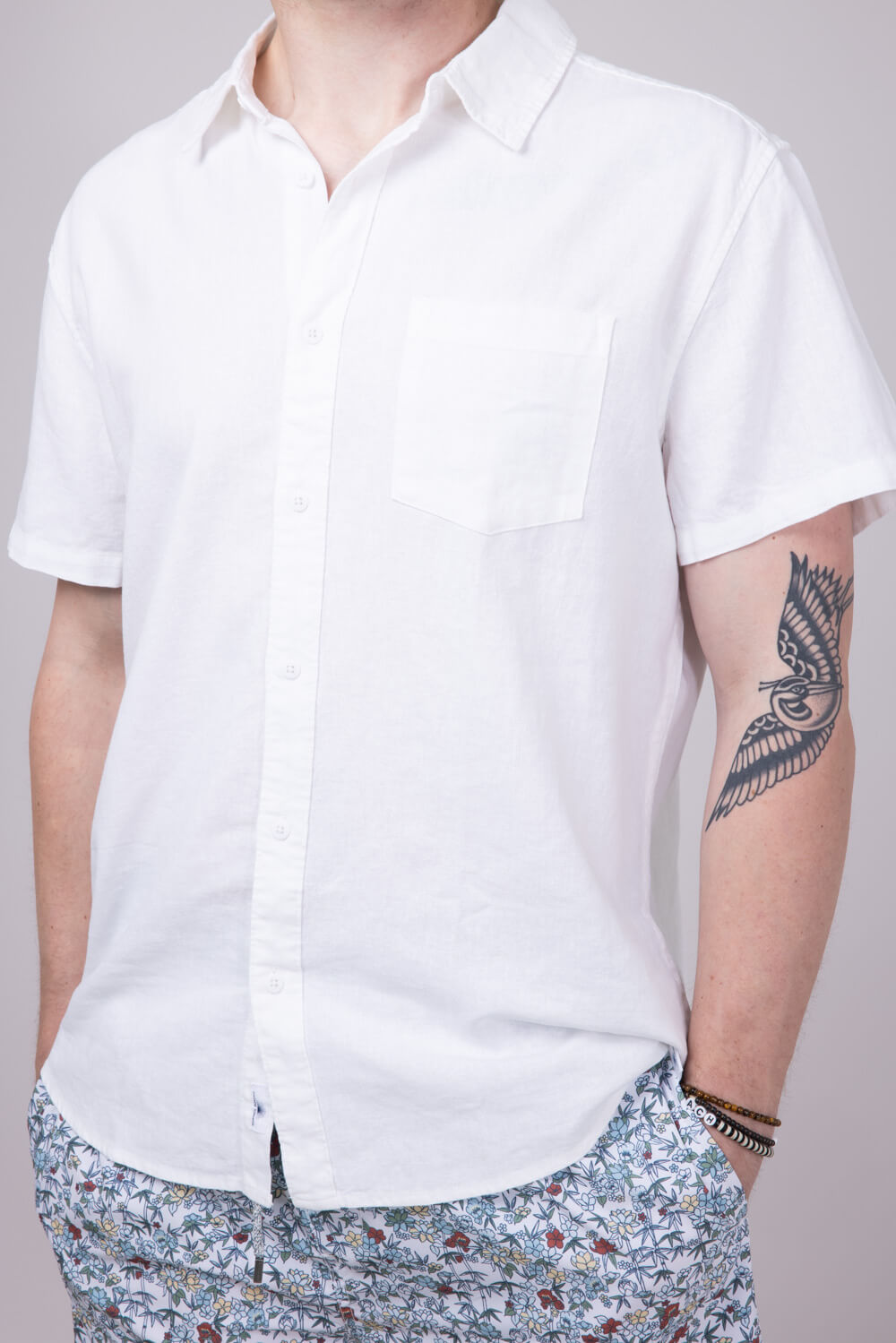 Vintage Summer Short Sleeve Linen Button Up Shirt for Men in White
