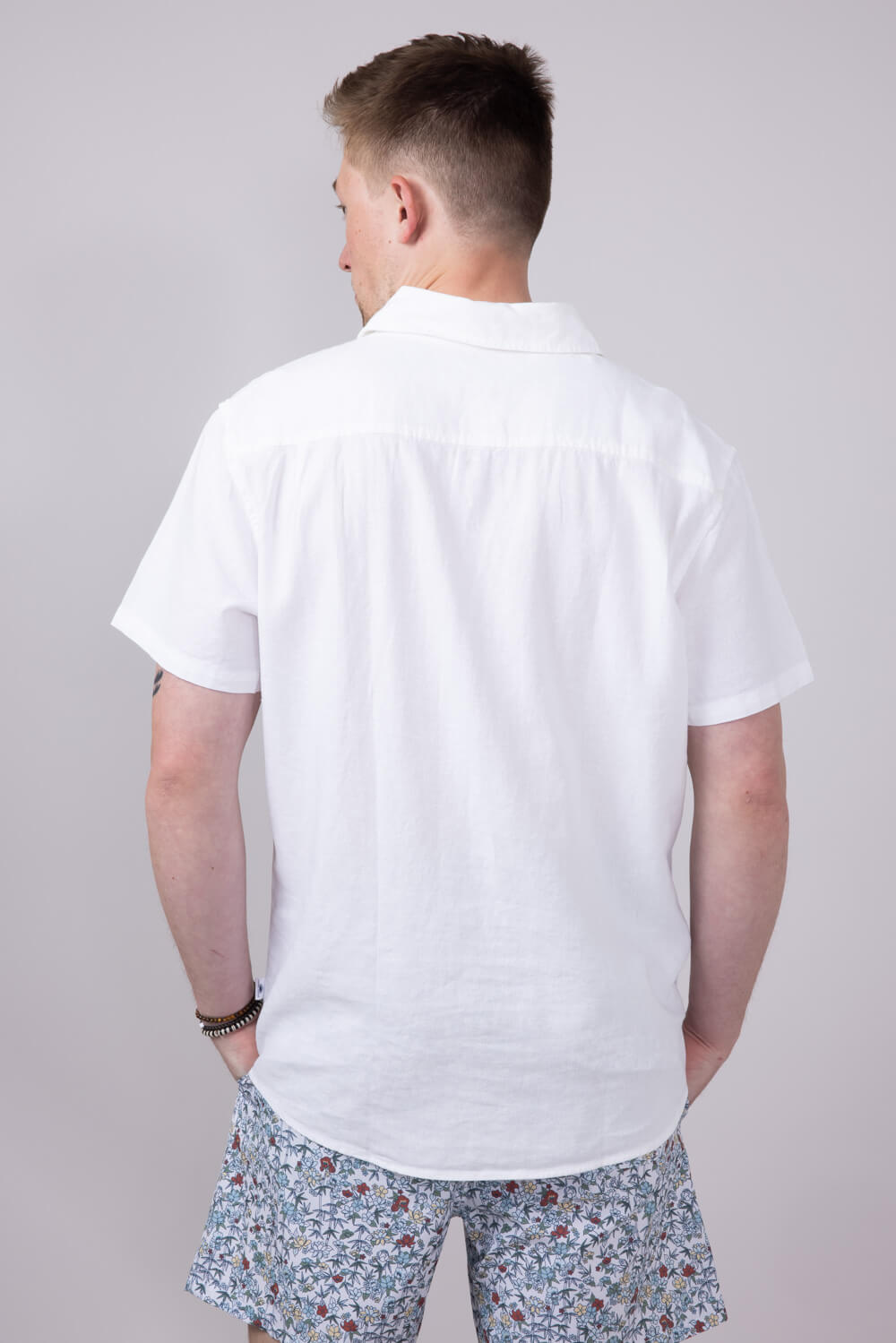 Vintage Summer Short Sleeve Linen Button Up Shirt for Men in White