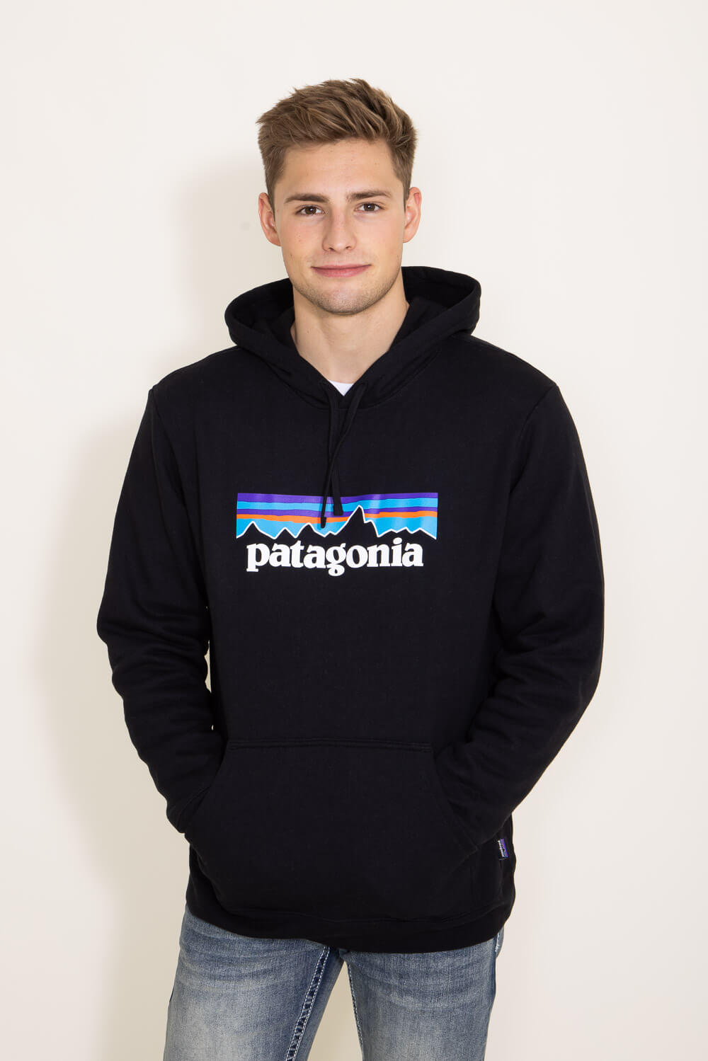 Patagonia Men’s P-6 Logo Uprisal Hoodie in Black