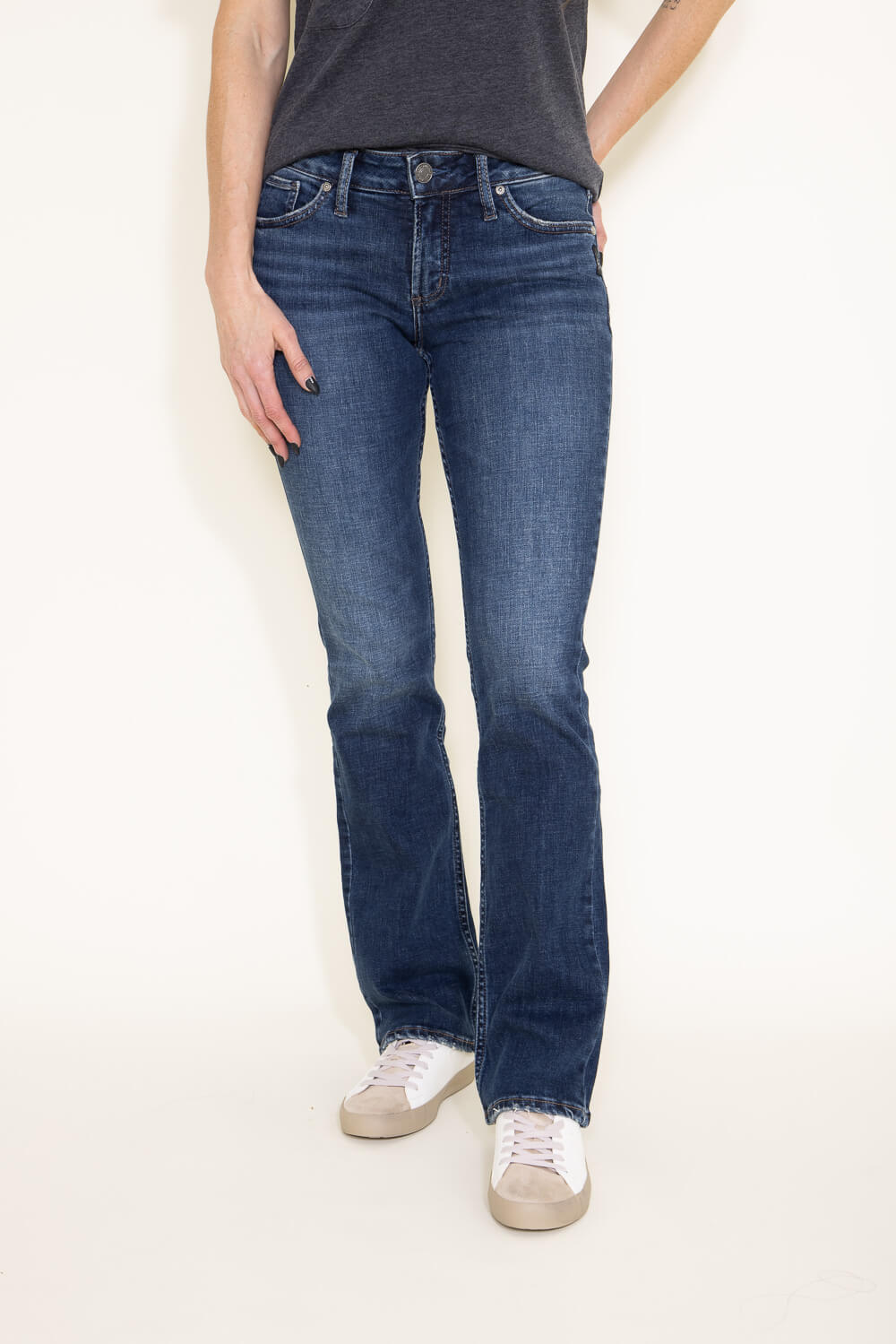 Silver Jeans 31” Suki Mid Rise Slim Bootcut Jeans For Women