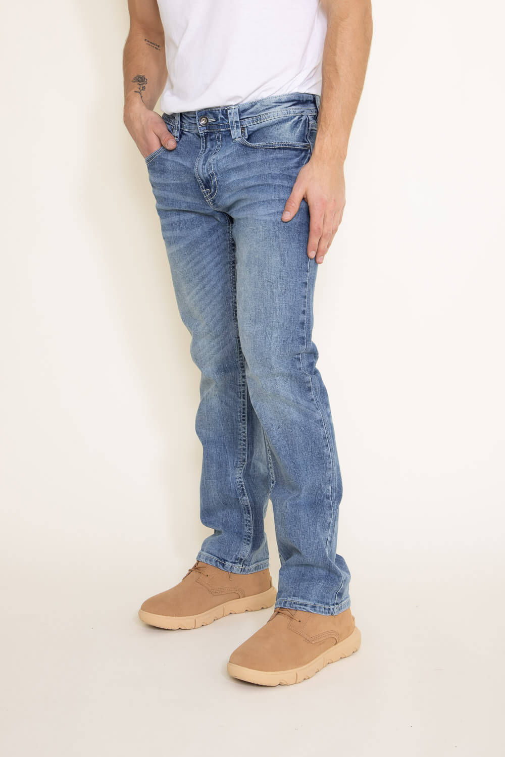 https://www.gliks.com/cdn/shop/products/002-Axel-Jeans-Kevin-Bayou-Slim-Boot-Jeans-for-Men-AXMB0065-SLIMBOOT.jpg?v=1670947650