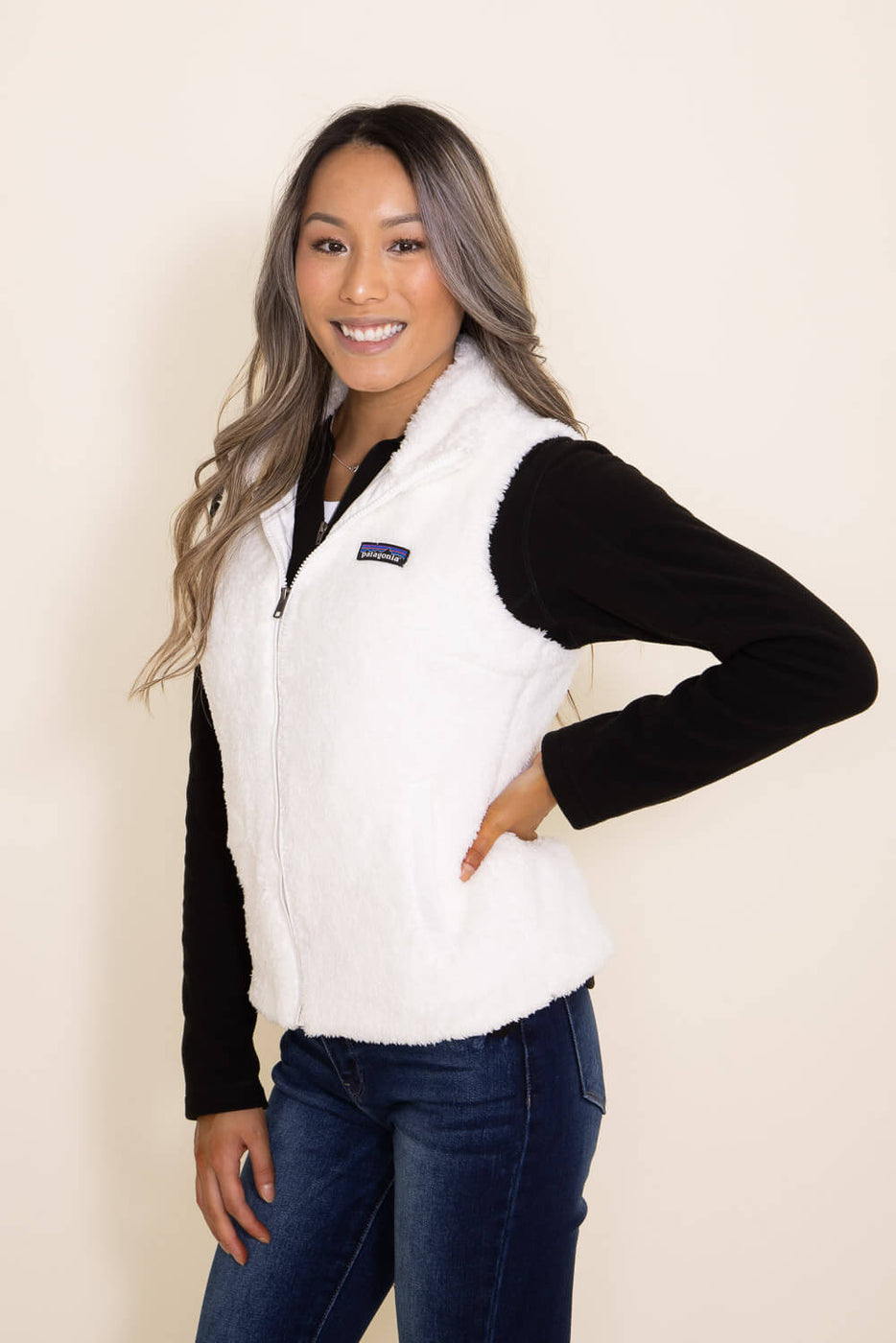 Patagonia Women s Los Gatos Vest in White 25216 BCW Glik s