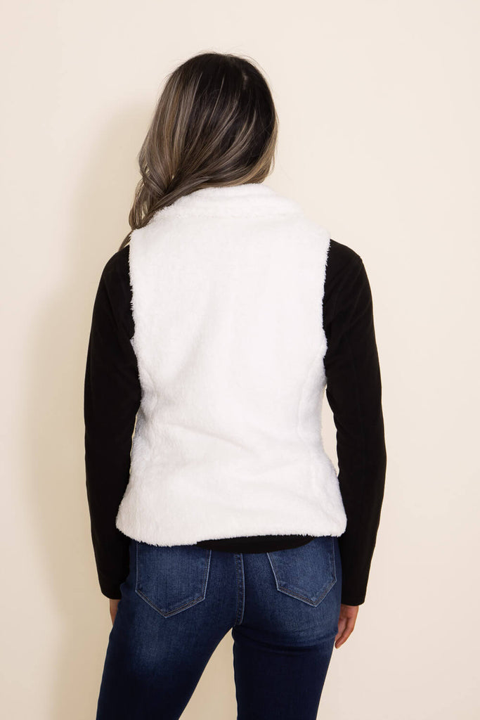 Patagonia Women s Los Gatos Vest in White 25216 BCW Glik s