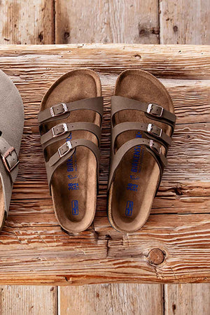 (取寄) ビルケンシュトック レディース フロリダ ソフト フットベッド - ビルキブク Birkenstock women Birkenstock Florida Soft Footbed - Birkibuc Mocha Birkibuc 19FW_closeup_day6_0229_RGB_560
