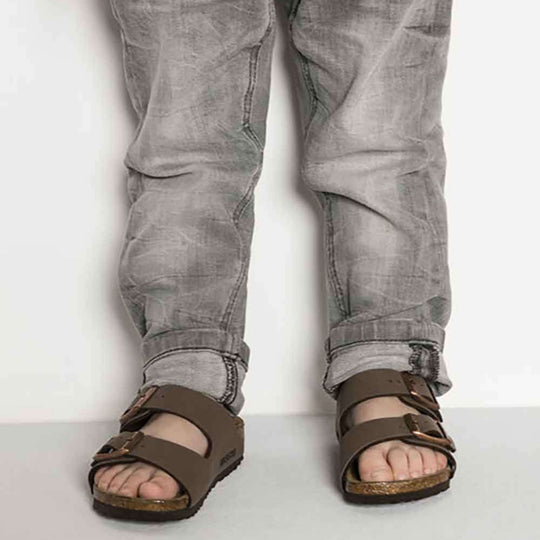 Birkenstock Youth Arizona Sandals for Kids in Mocha