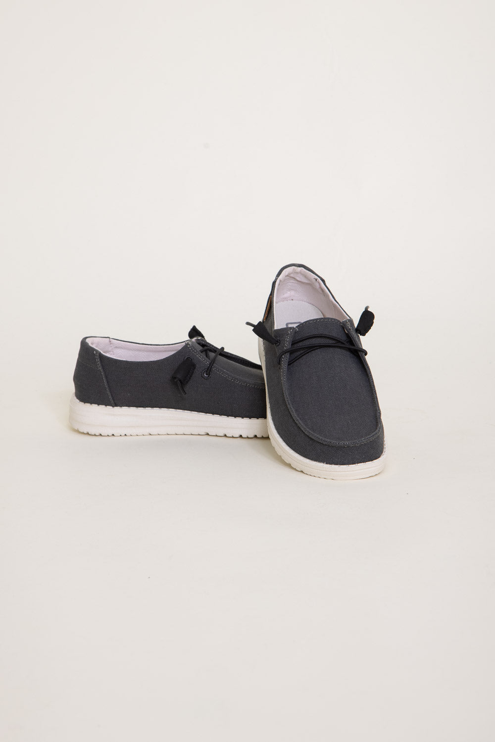 https://www.gliks.com/cdn/shop/products/Hey-Dude-Shoes-Women_s-Wendy-Linen-Shoes-in-Chambray-Off-Black-1.jpg?v=1671558221