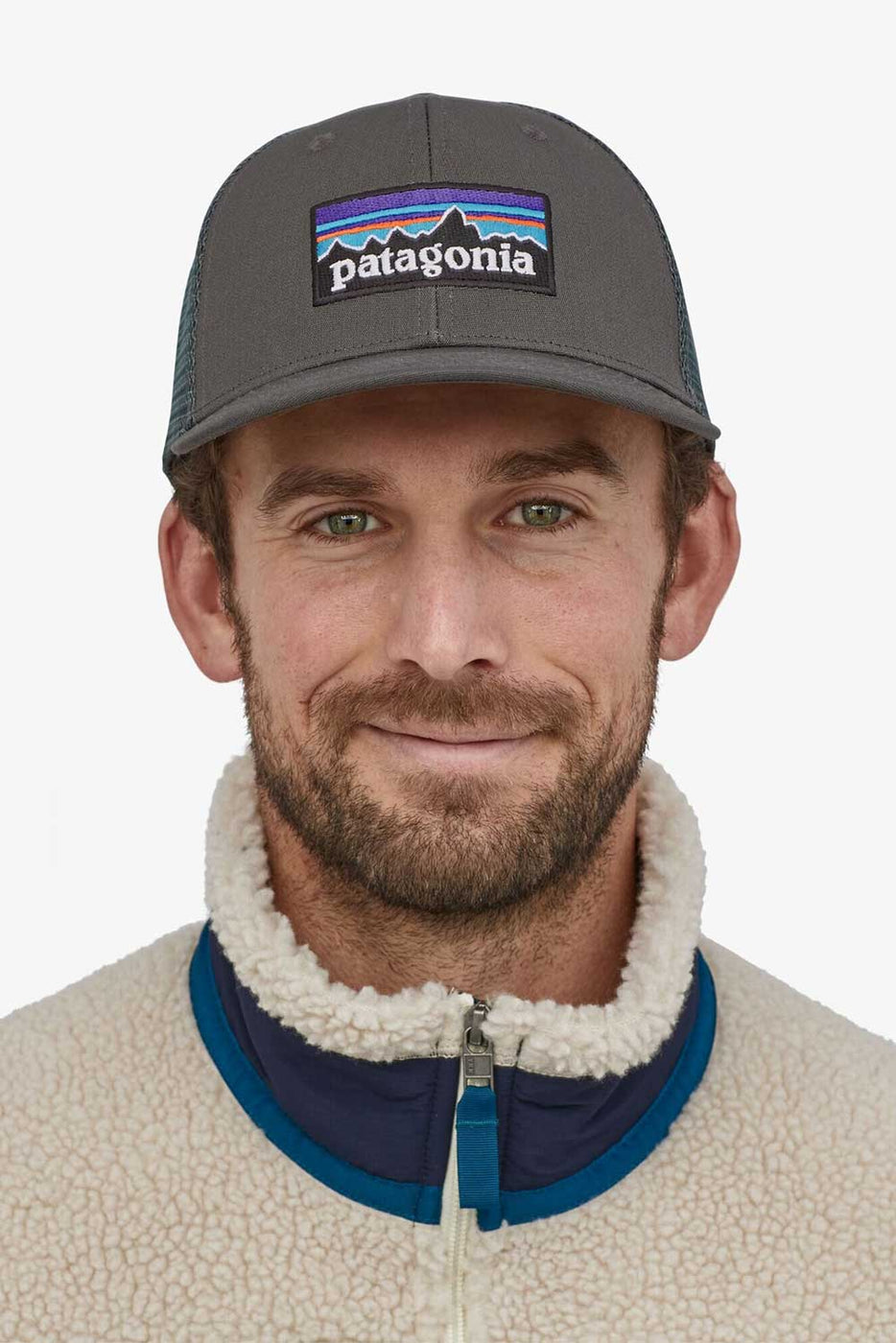 Patagonia Men s P6 Logo Trucker Hat in Forge Grey 38289 FGE Glik s